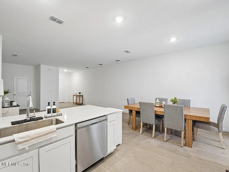 2160 Windward Cay Ln — Photo 14