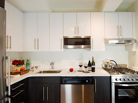 3rd image of 360 W 34th St APT Th4