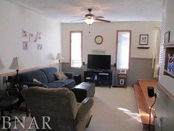 3rd image of 428 Priscilla Ln