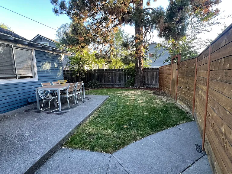 1446 NW 5th St — Photo 24