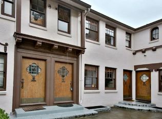 2250 NE Flanders St APT 6, Portland, OR 97232