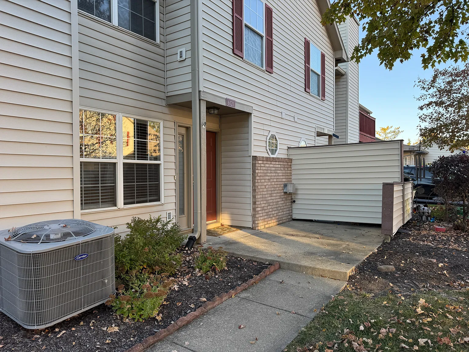 2 bed, 1.5 bath, 1206 sqft, $1,295 — Photo 4