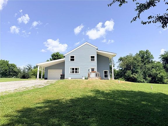 2nd image of 403 N Devasher Rd