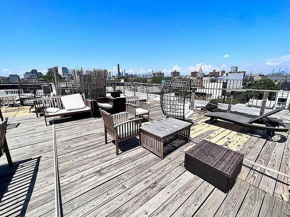 2nd image of 101 Jefferson Ave Unit 2IM