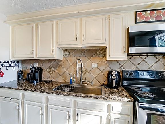 4th image of 10844 Penarth Dr