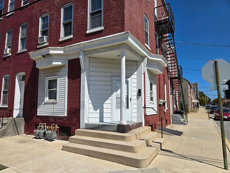 41 N. 6th St. (600 Walnut St) — Photo 10