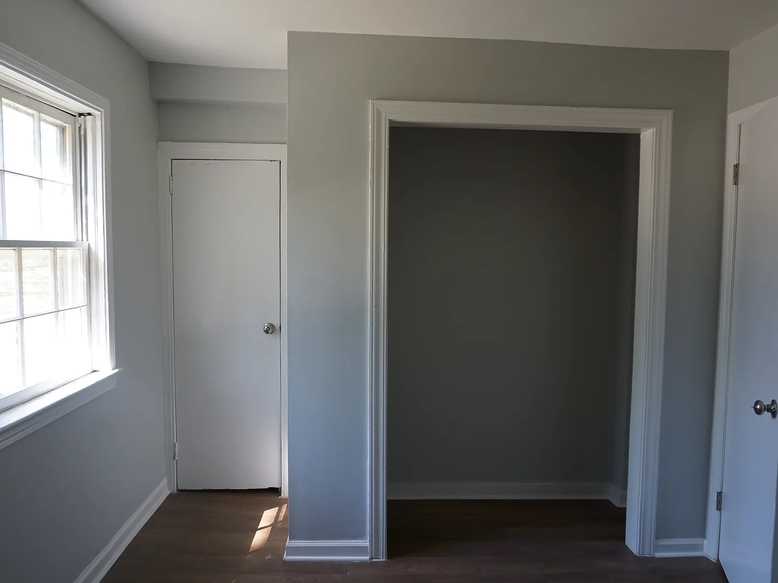3 bed, 1.0 bath, 1296 sqft, $1,000 — Photo 4