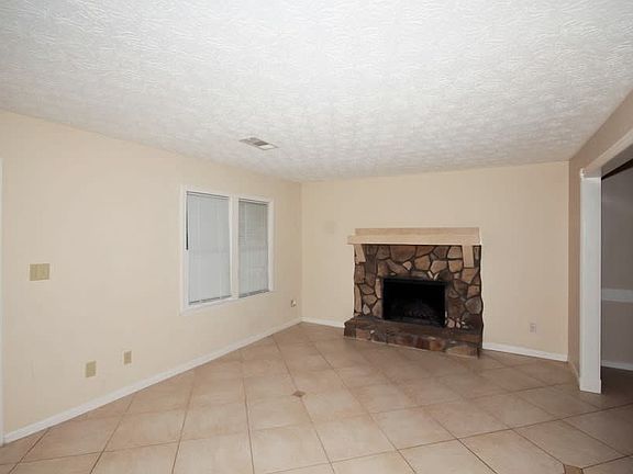 4th image of 3215 Alcazar Dr