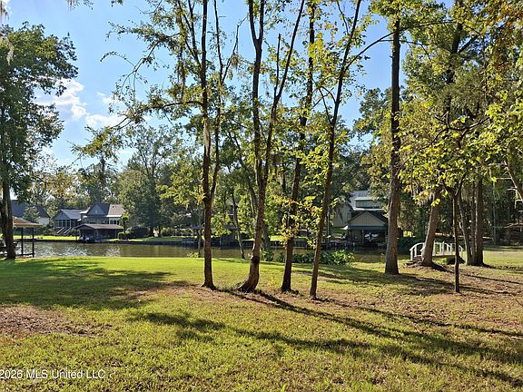 5th image of 123 Shady Ln #20