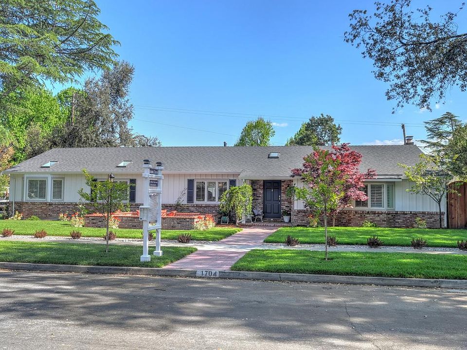 1st image of 1704 Sweetbriar Dr