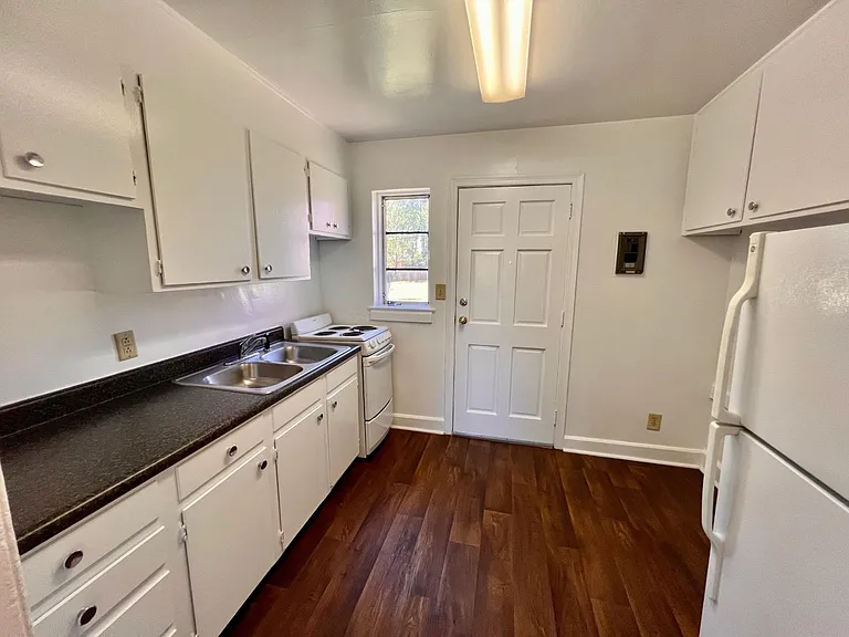 2731 Lawndale Rd — Photo 8