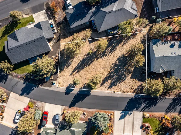 830 Willet Ln, Redmond, OR 97756