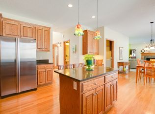 17892 Floral Park Cir, Lakeville, MN 55044