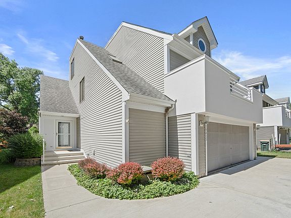 2nd image of 19415 W Forest Ln