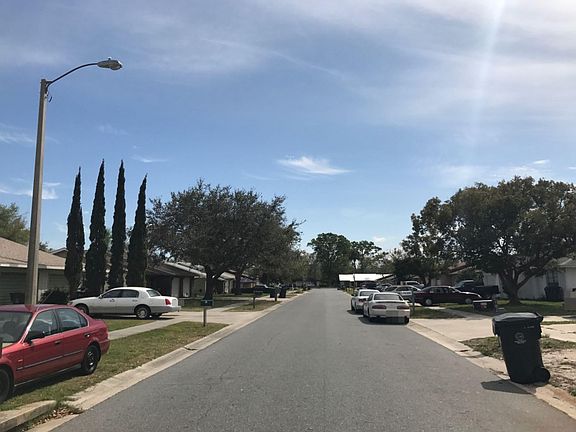 4th image of 135 E Towne Pl
