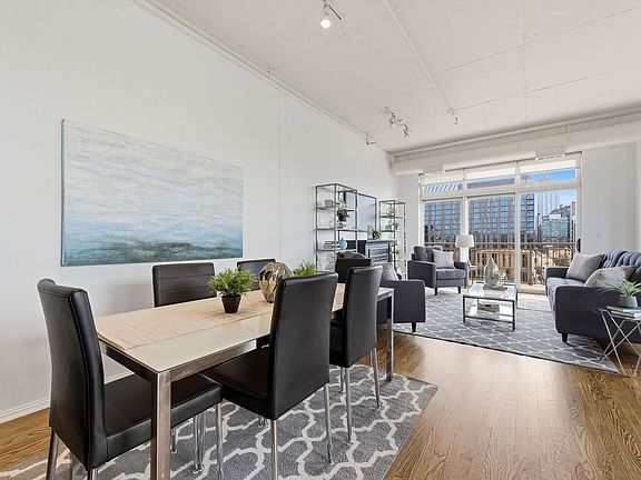 5th image of 950 W Monroe St Unit 804