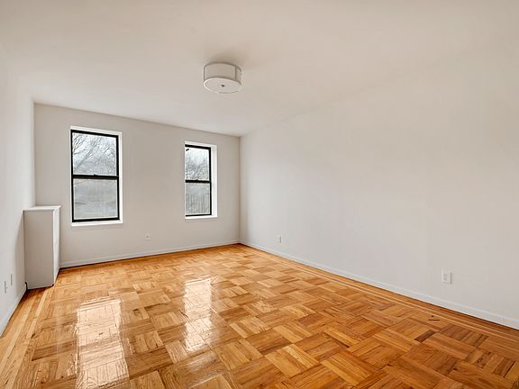 5th image of 3265 Bainbridge Ave APT A42