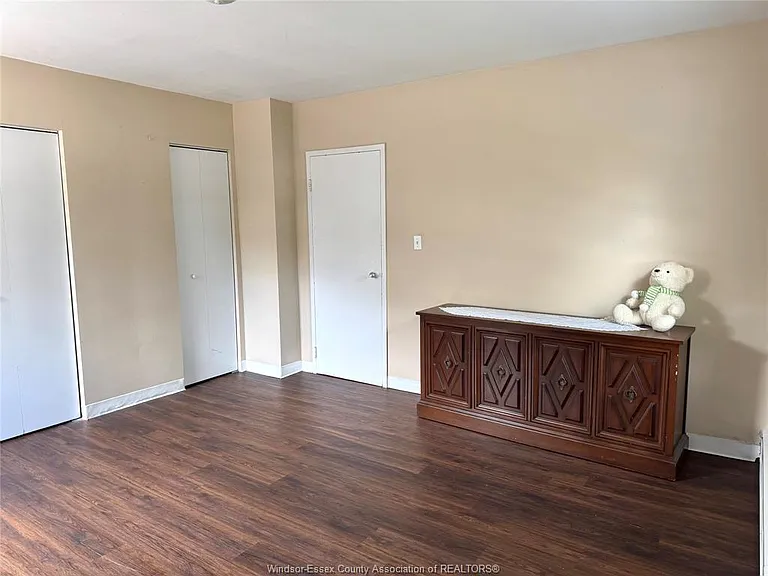 2035 University Ave W #205 — Photo 5