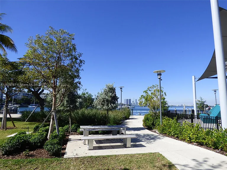 1701 Sunset Harbour Dr #L-507 — Photo 26