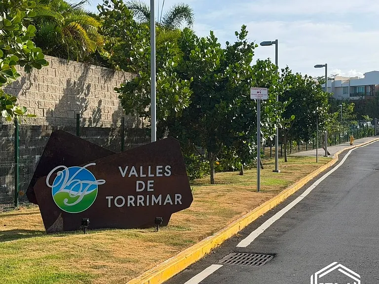 102 Valles De Torrimar #A — Photo 6