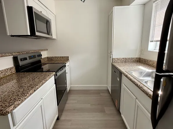 2750 S Durango Dr, Las Vegas, NV