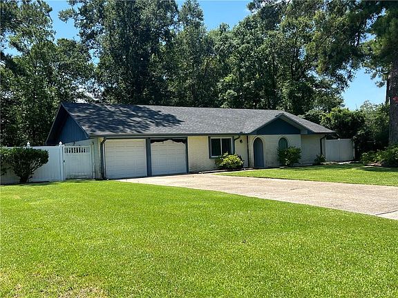 2nd image of 353 Huntington Dr