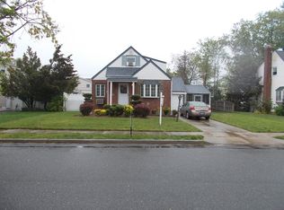 46 Remson St, Valley Stream, NY 11580
