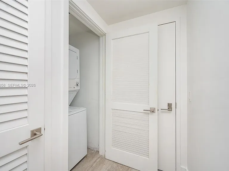121 NE 34th St #1408 — Photo 10