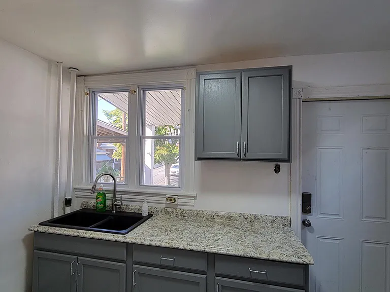 1823 W Linden St #2 — Photo 1