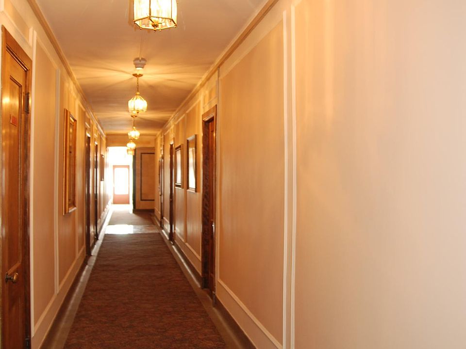 Building Photo 4