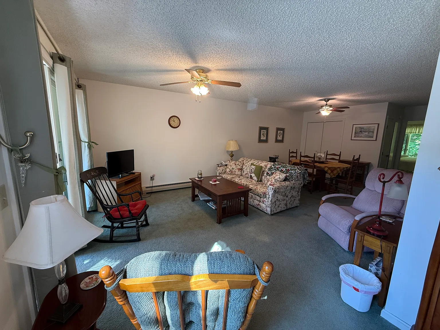 2 bed, 1040 sqft, $1,800 — Photo 2