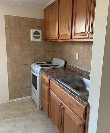 3rd image of 1433 Marshall St
