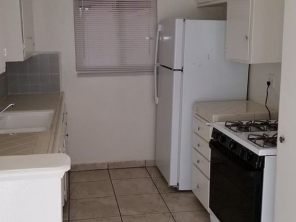 3rd image of 3839 Stevely Ave APT 16