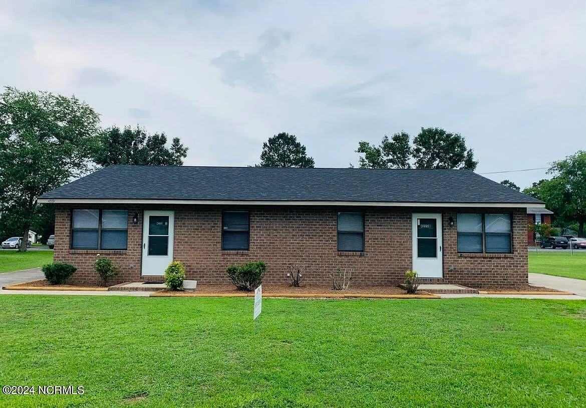 2 bed, 1.0 bath, 800 sqft, $1,000 — Photo 1