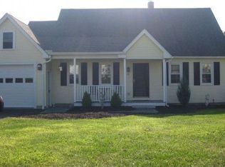 13 Wallace Rd, Sturbridge, MA 01566