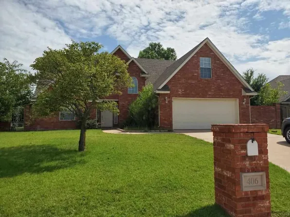 406 SE Lancelot Ln, Lawton, OK 73501