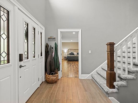 4th image of 272 Alma Dr