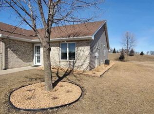 720 Timberwolf Dr, Mankato, MN 56001