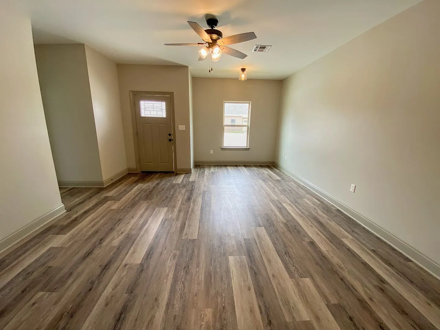 Duplex for Rent: 925 Shafer Street - C1, Westlake, LA 70669 — Photo 4