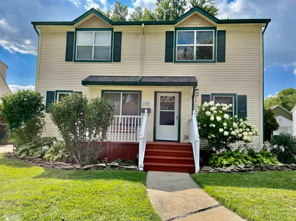 1881 Bacon Ave, Berkley, MI 48072
