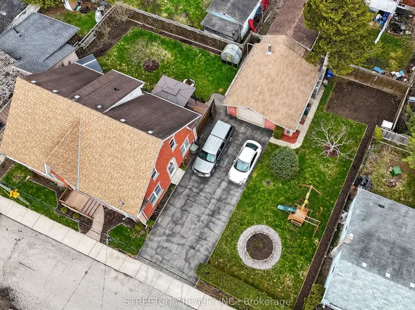 22 Walnut St, Saint Thomas, ON N5R 2Y6