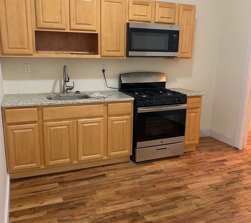 1st image of 225 S 10th St #1