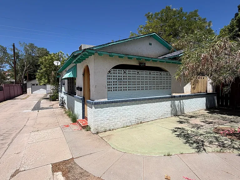 711 Iron Ave SW — Photo 2