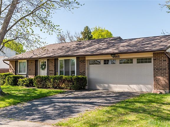 3rd image of 4845 Meadowvista Dr