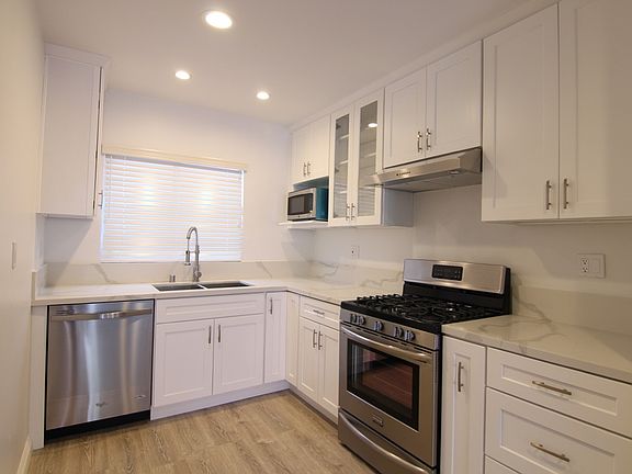 2nd image of 1268 N Sweetzer Ave APT 6