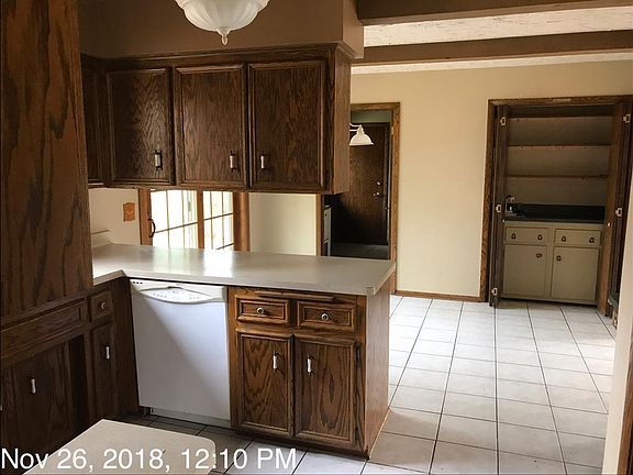 3rd image of 10618 Highlawn Ct