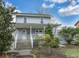 132 E Quackenbush Ave, Dumont, NJ 07628