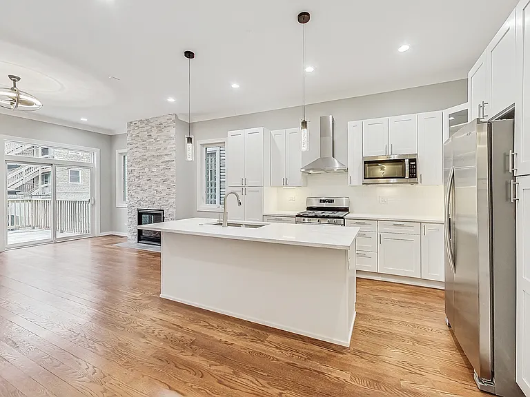6626 S Ingleside Ave — Photo 9