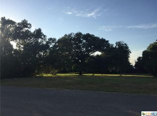 212 W Lacy St, Cuero, TX 77954