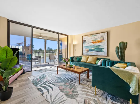 413 Augusta Blvd APT 302, Naples, FL 34113